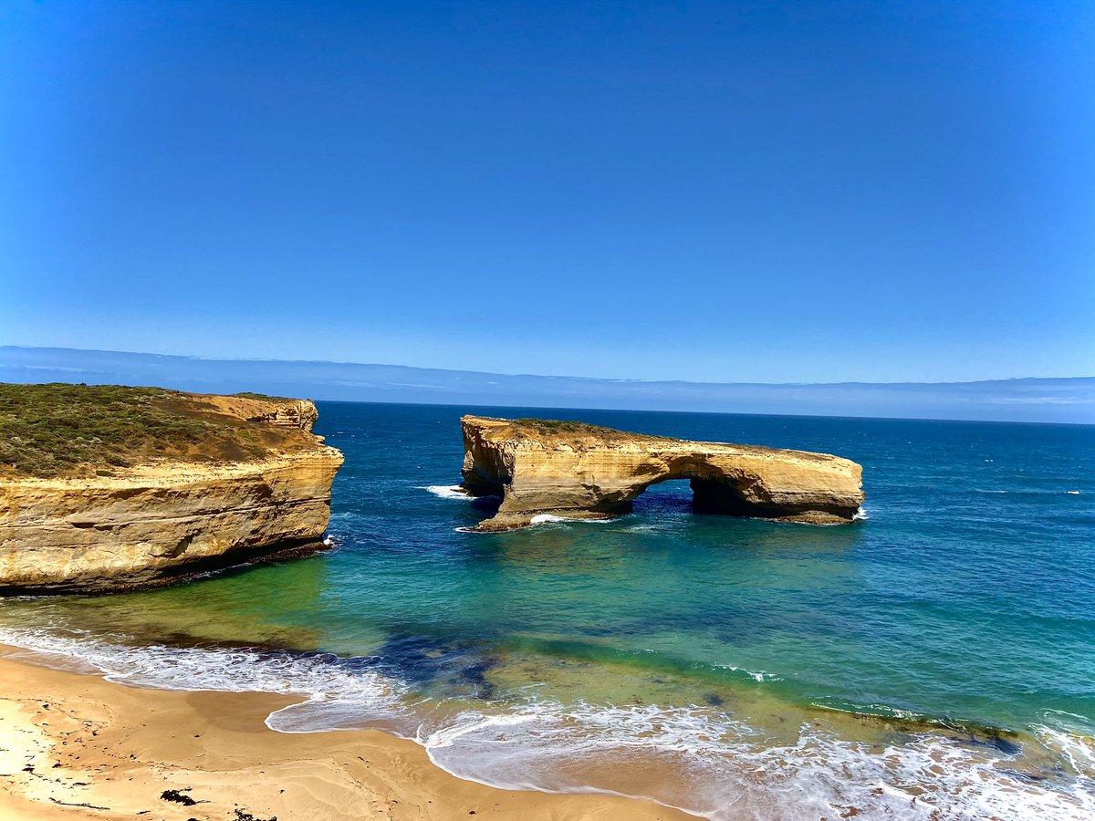 justgemmal's tweet photo. Finally done the Great Ocean Road 🚙 🏕 🌭 🌊 https://t.co/mXEdLcCWRx