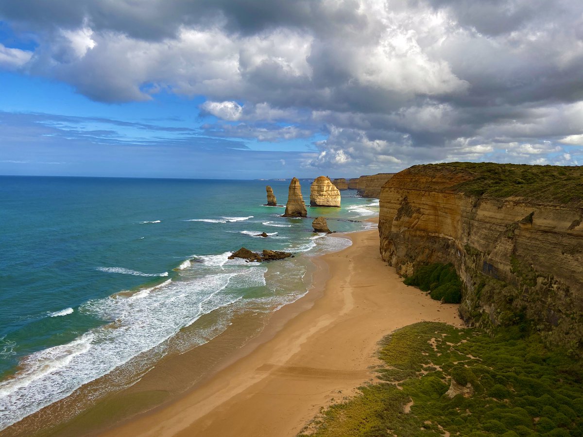 justgemmal's tweet photo. Finally done the Great Ocean Road 🚙 🏕 🌭 🌊 https://t.co/mXEdLcCWRx