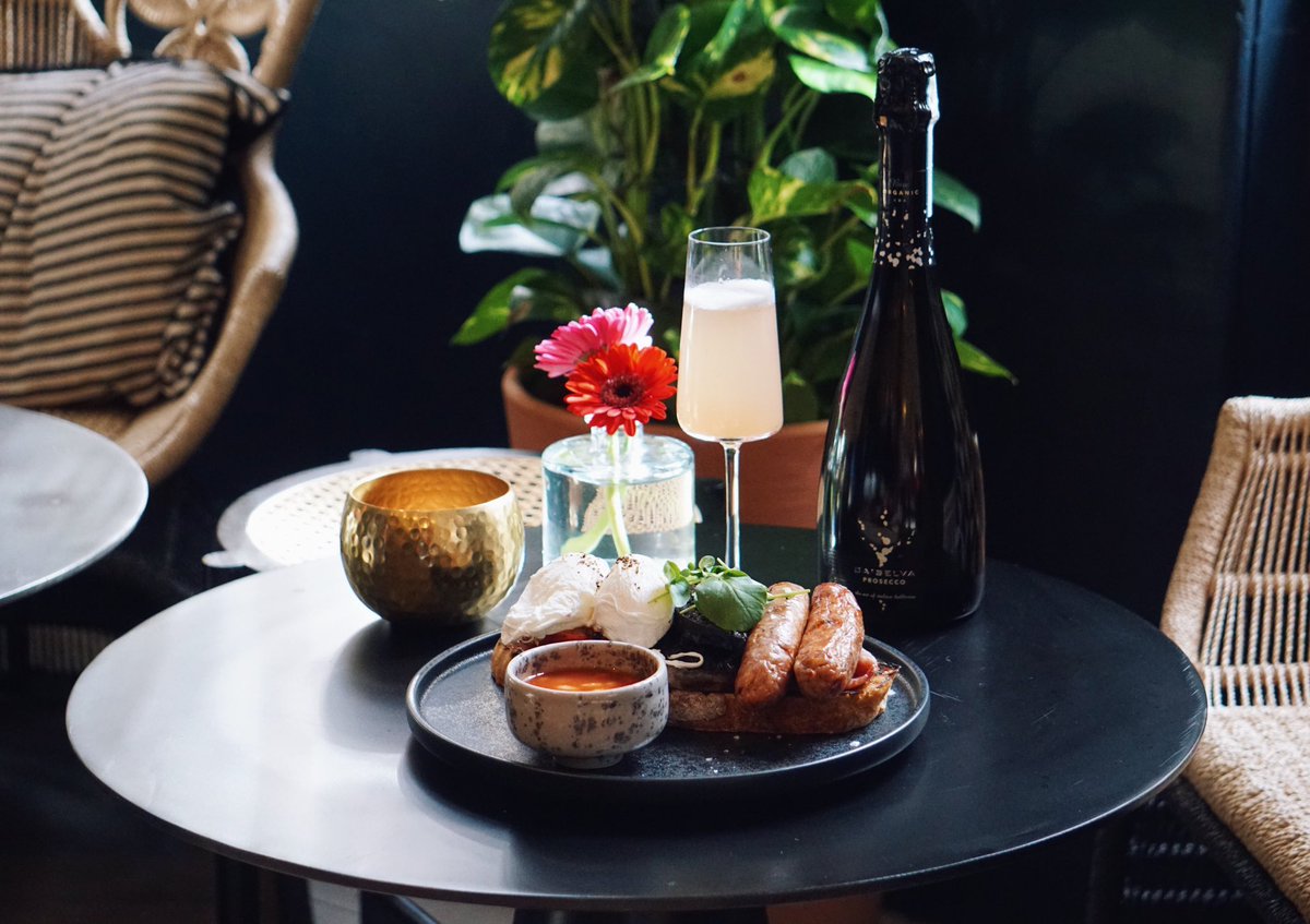 BandGlpool's tweet photo. 🥂| BOTTOMLESS BRUNCH

"Brunch without champagne is just a sad breakfast”

Book now for ⁠⠀
🌸 Mothers Day 22 March⁠⠀
🏇 Aintree Races 2, 3, 4 April ⁠⠀
🐣 Easter Weekend 11 &amp; 12 April ⁠⠀
⁠⠀
📲https://t.co/zFlFrX5037⁠⠀⁠⠀⁠⠀
⁠
#ButterflyandGrasshopper #Brunch https://t.co/QsNXLEIN1j