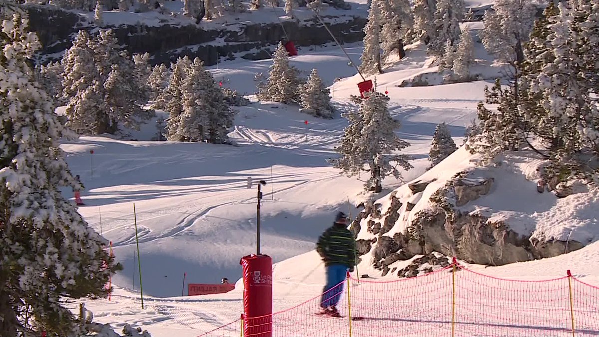 La Pierre-Saint-Martin : belles conditions pour les dernières glisses avant la rentrée #pyrenees #ski <a href="/npyski/">N'PY ⛷</a> france3-regions.francetvinfo.fr/nouvelle-aquit…