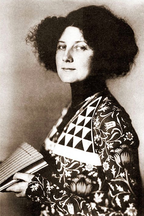 womensart1's tweet photo. Emilie Flöge (1874-1955) pioneering Austrian designer, whose designs were overshadowed by or even credited to her life companion, the artist Klimt, who portrayed her in many of his paintings #womensart https://t.co/MGhtK5q7cT