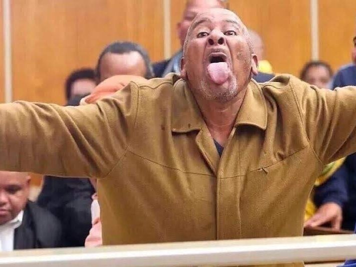 ofentse_mosito's tweet photo. @Mthobysy @akaworldwide Just because you said Kairo they are going crazy.  Hee maan fok that 21 year old has a name also...she also someone's daughter...broer mention om..Kairo Kairo Kairo Kairo Kairo Kairo Kairo Kairo Kairo Kairo Kairo Kairo Kairo Kairo Kairo Kairo Kairo Kairo Kairo Kairo kill me then. https://t.co/7HVIXVvWql