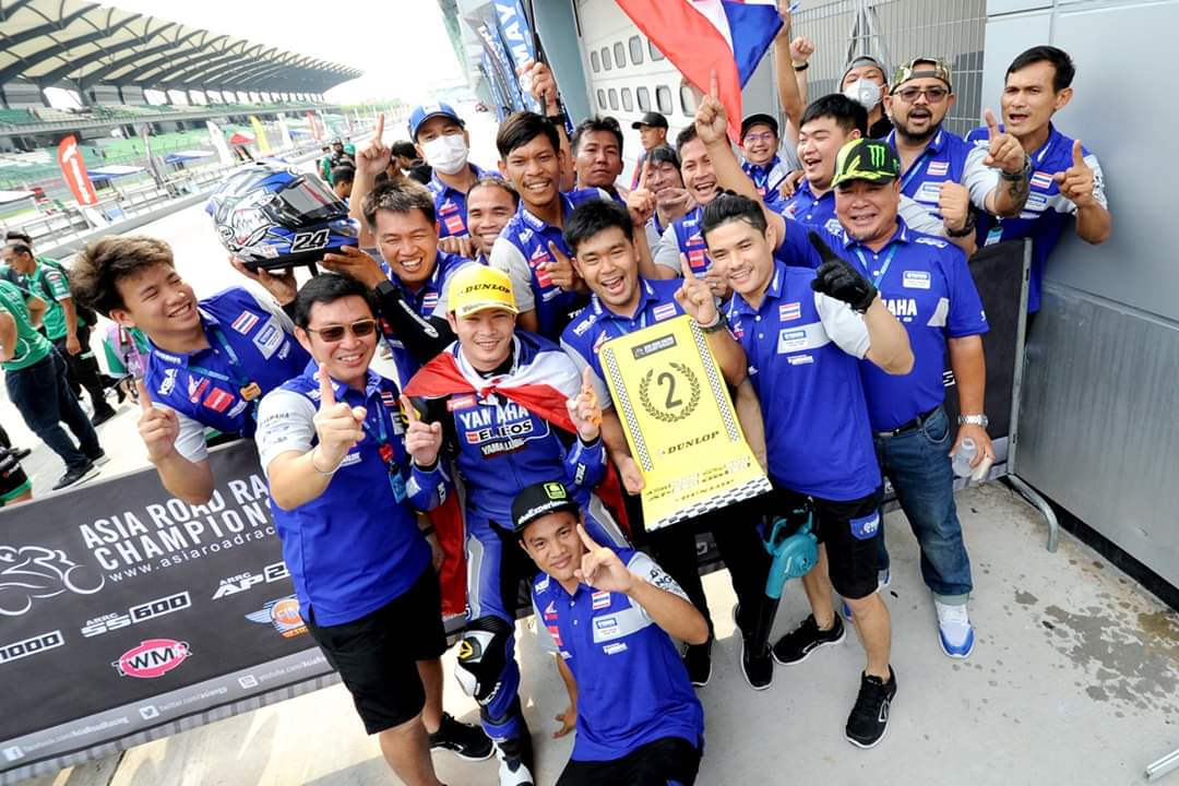 85Pitstop's tweet photo. 🏁ARRC #ThaiTeamUpdate
20.03.08 Yamaha Thailand Racing Team อัพเดท
-Race2-
SS600
4️⃣#56 โฟลท รัฐพงษ์ วิไลโรจน์
ASB1000
2️⃣#24 แสตมป์ อภิวัฒน์ วงศ์ธนานนท์
คะแนนรวมสะสมชิงแชมป์Asia ลำดับที่ 1
❌#500 ตี อนุภาพ ซามูล ไม่จบการแข่งขัน
#YamahaThailandRacingTeam
#ARRC2020
#ARRC https://t.co/cAa3CGD75Z