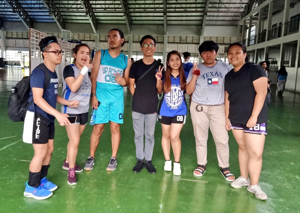 meganiiium's tweet photo. Pagod na po kami magtwitter buong araw para sa CEAT. 😌 # https://t.co/Vt6y0Tr11p