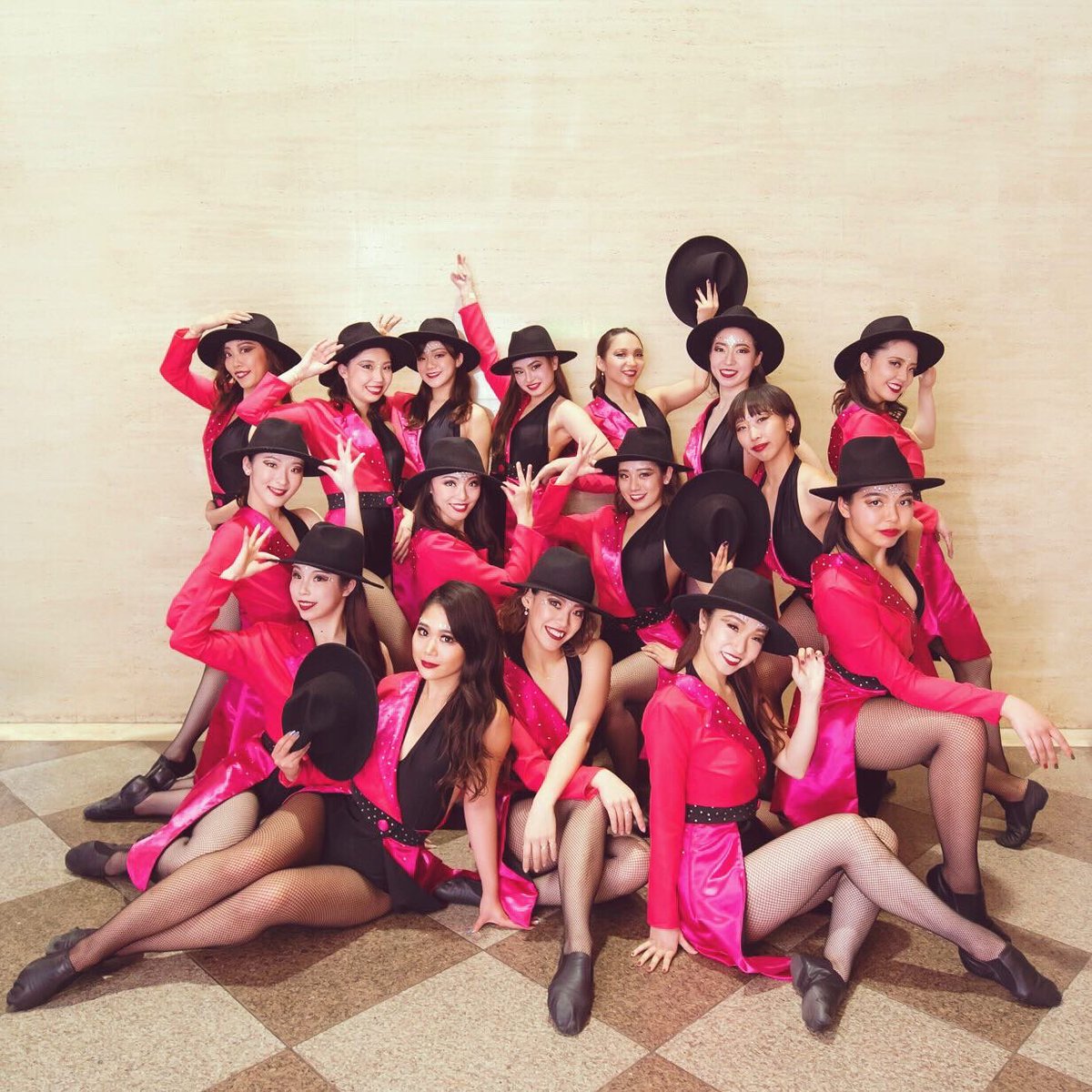 mellow_2015's tweet photo. ｡* ❤︎…Showstopper…❤︎*。
Exhibitionにて
mellow新作の初披露でした🎩💖

素敵な舞台で踊る機会を与えて頂いた事に
心から感謝しております。
また発表できる場がくるまで、
作品を磨いていきたいと思います💎✨

mellow💋
#showstopper https://t.co/GctsruzKiQ