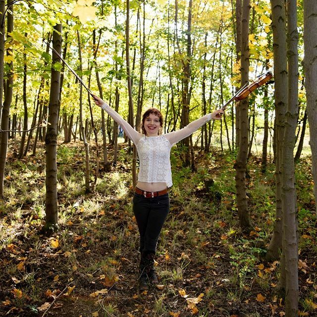 violinbow's tweet photo. “Here’s to strong women: May we know them. May we be them. May we raise them.” –Unknown  Happy International Women’s Day ❤️ #womenempowerment #womensday #womensday2020 #internationalwomensday #equality #equalrights #violinist #femalemusician #womenviolin… https://t.co/yuV7sz9lf9 https://t.co/7FZLgxxWiK