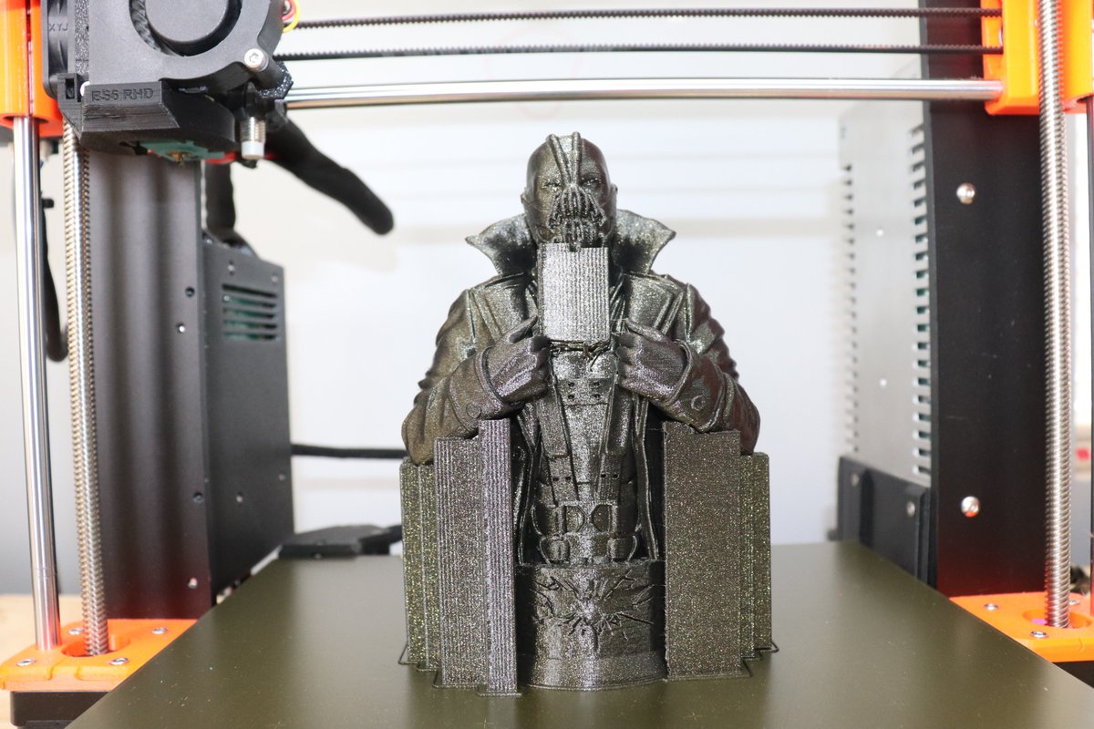 d_oem3's tweet photo. Bane bust by @fotismint printed on my @Prusa3D MK3S in @Fillamentum Vertigo Galaxy. Sliced with @Simplify3D . This is one of my favorite prints since Bane is one of my favorite villains! https://t.co/9WcSyl1nZz