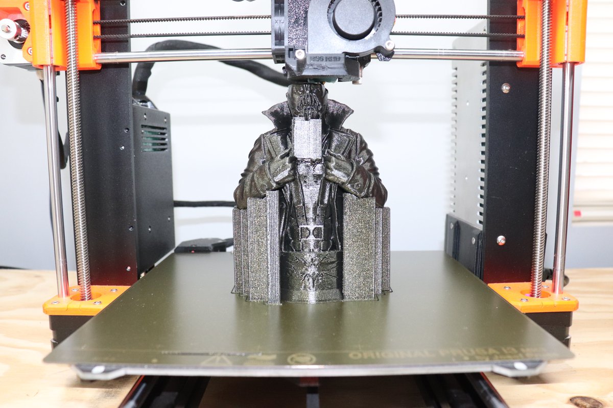 d_oem3's tweet photo. Bane bust by @fotismint printed on my @Prusa3D MK3S in @Fillamentum Vertigo Galaxy. Sliced with @Simplify3D . This is one of my favorite prints since Bane is one of my favorite villains! https://t.co/9WcSyl1nZz