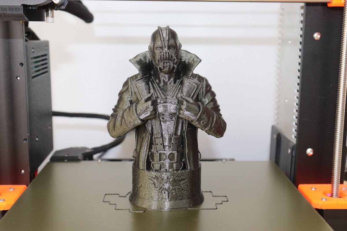 d_oem3's tweet photo. Bane bust by @fotismint printed on my @Prusa3D MK3S in @Fillamentum Vertigo Galaxy. Sliced with @Simplify3D . This is one of my favorite prints since Bane is one of my favorite villains! https://t.co/9WcSyl1nZz