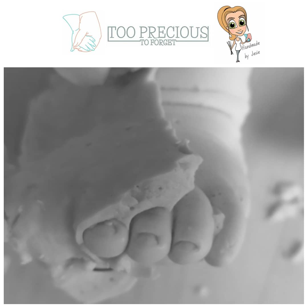 HandmadeByJesie's tweet photo. Meet Tommy, aged just 12 weeks.
Perfect in every way!

#sneakpeek #breakingoutofthemould #workinprogress #tooprecioustoforget #handmade #lifecasting #footcast #baby #babyboy #mummyandme #Wiltshire #melksham #art #sculpture https://t.co/oYMbbkGErV