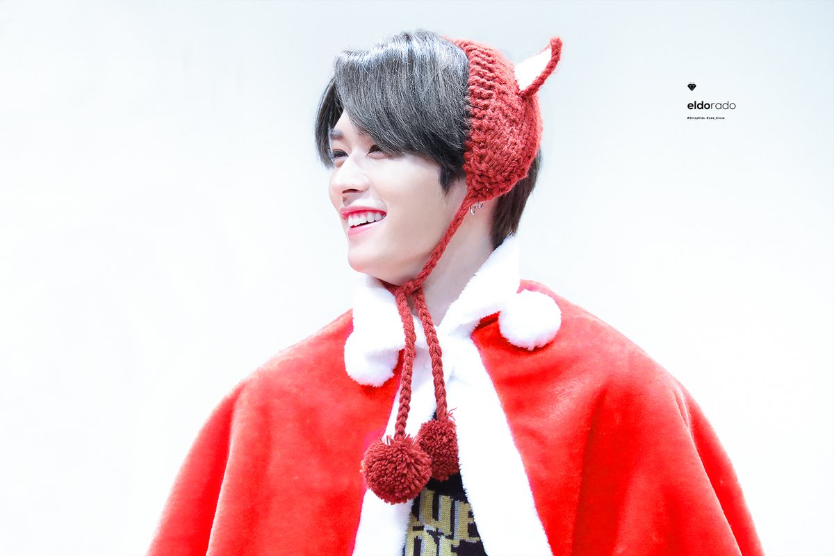 eldoradoleeknow's tweet photo. 191221 팬싸인회
#리노 #이민호 #leeknow #リノ #StrayKids #스트레이키즈 #스키즈 #SKZ #Clé_LEVANTER #바람 #Levanter 

속닥속닥 거리곤 팡 터짐 
귀여운 댕댕이가 둘 🐶🐶 https://t.co/NGB8z73JQT
