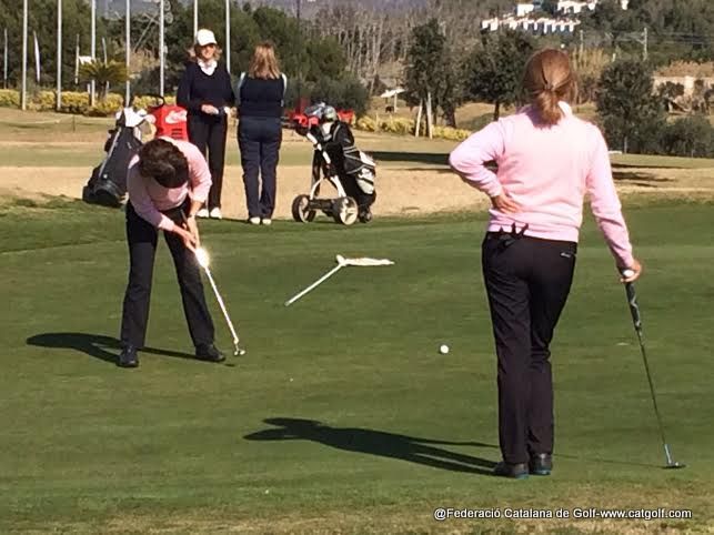 fcatgolf's tweet photo. Avui, #DiaDelaDona, volem fer un reconeixement a l'important grup de dones de la #FCGolf, que gaudeixen del golf i de la competició. #DíaDeLaMujer #8M ♀️avui i tots els dies de l'any!!😃⛳️👏♀️ https://t.co/O5ly4Gpxiu