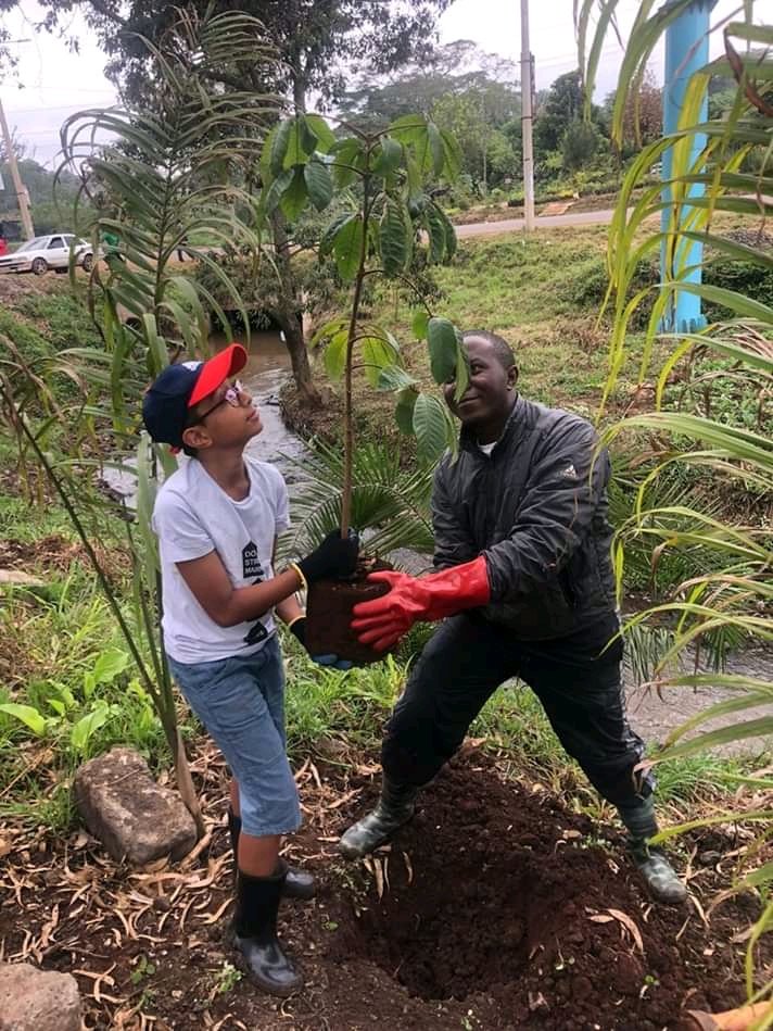 Consumers_Kenya's tweet photo. We summed up our #MbagathiRiverCleanUp week 9 by planting a tree. @Environment_Ke @dw_environment @IamElvisMvoi @NETFUNDkenya @NemaKenya @UNEP @ItsBravin @ErikSolheim @AfrozShah1 @environment @onjolo_kenya @minwater_sani @wasreb @ThisIsMboya @Evans_Stark_ @Kiptoock #CleanUpWeek9 https://t.co/Cr8BipRv9h