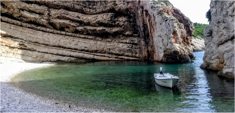 RoyalCroTours's tweet photo. What Croatian Islands to Visit this Summer => https://t.co/Uw9BmXyK9n - a new travel blog, please RT :)
...
#Croatia #RoyalCroatianTours https://t.co/rm8N1E46At