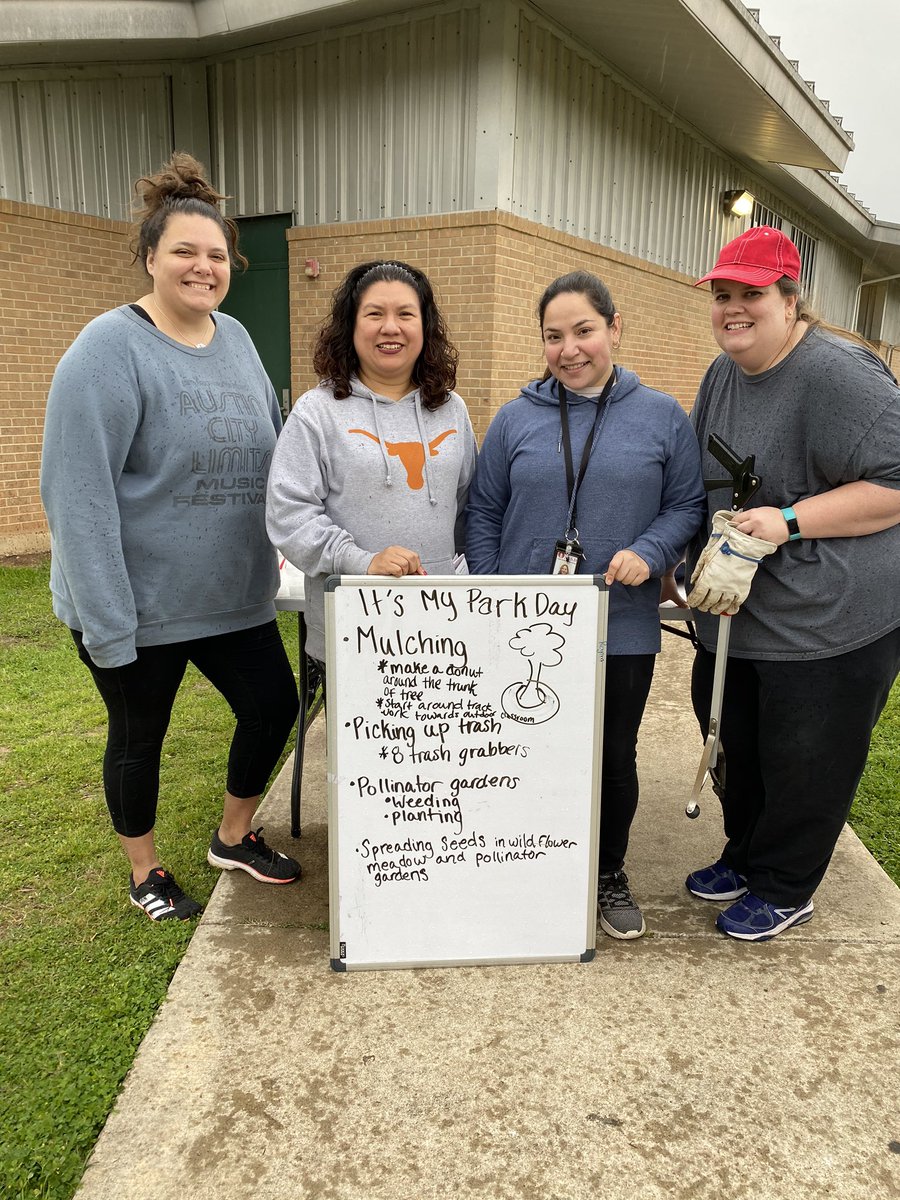 Enjoyed having my girls come out to volunteer at my school <a href="/BEMustangPride/">Dr. Gilma Sanchez</a> for #ItsMyParkDay