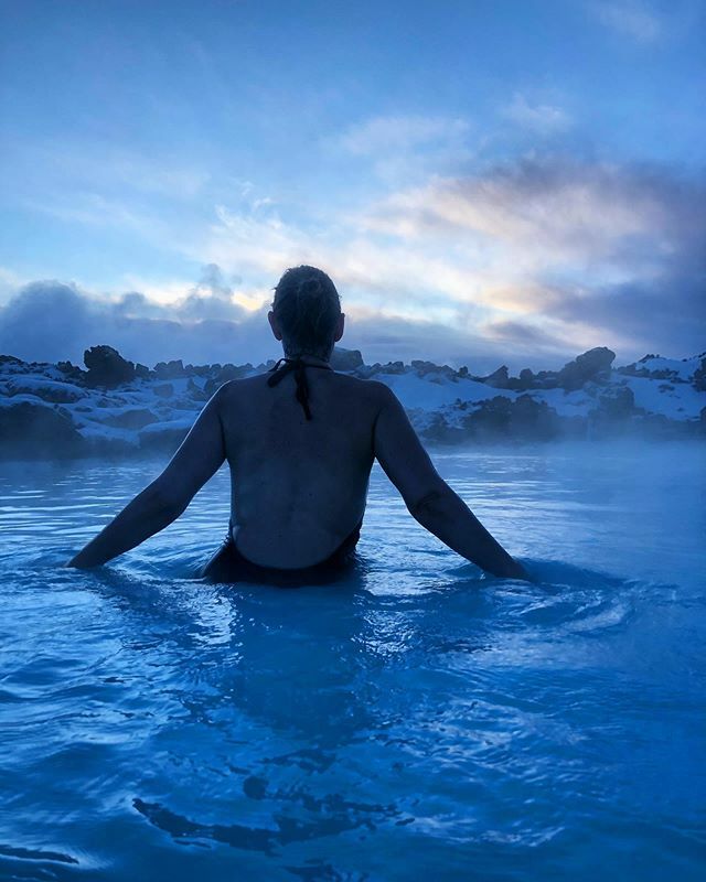 Stridass's tweet photo. Plouf à -6 ❄️👙 #bluelagoon #bluelagooniceland #holiday #travel #explore #me #girl #iceland #potd #instapic https://t.co/SSHUOfZrVL https://t.co/OyVR30evFT