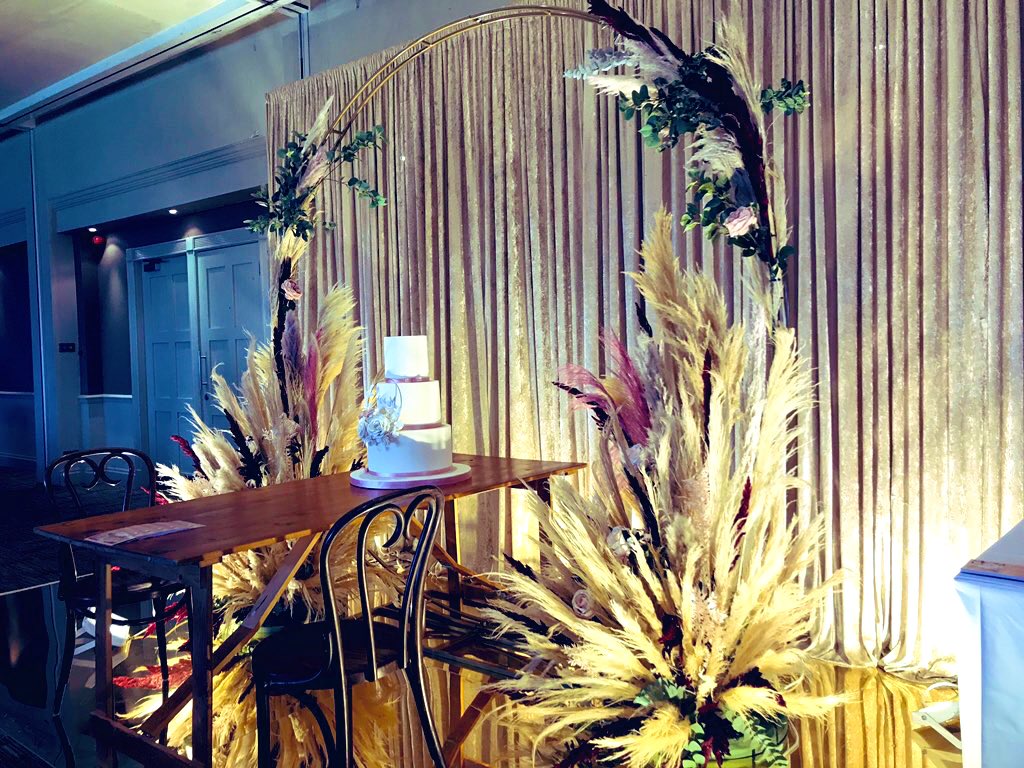 BestGingerbread's tweet photo. Good Morning from the glamorous venue of @LifeatMere The Mere, Cheshire for @BrideMag Wedding Fayre today. Free entry and 2 catwalk shows. 👰🏻💙 @WhatsonCheshire #WeddingFayre #Cheshire #BridesMagazine #SundayMorning #WeddingInspo https://t.co/fm7pOnXUCn