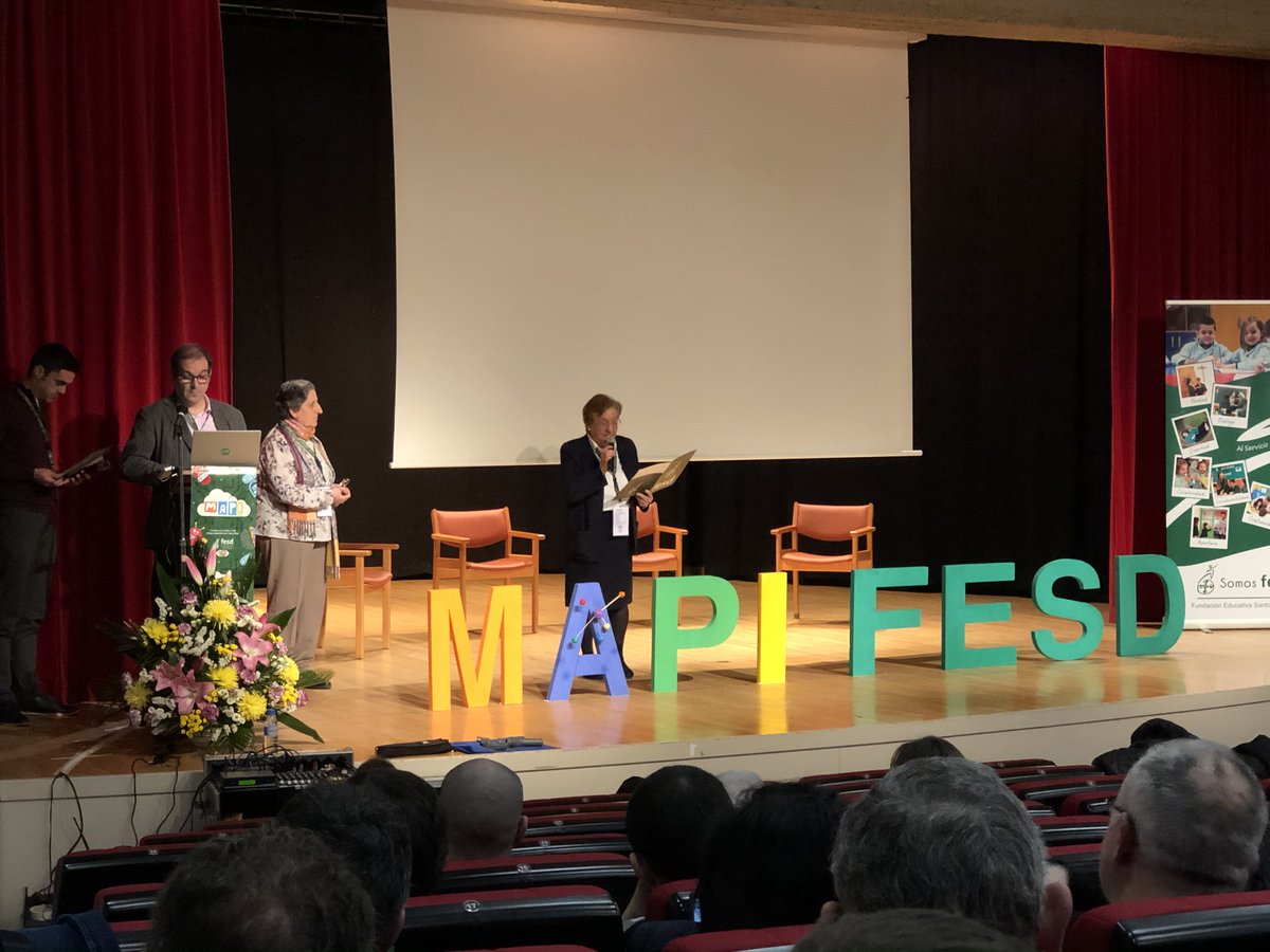 PresentFESD's tweet photo. III MAPI FESD: INTELIGENCIA ARTIFICIAL, ROBÓTICA Y PRÁCTICAS EDUCATIVAS
"La formación de nuestros profesores es algo fundamental. Hoy no nos toca sólo enseñar, sino aprender" palabras del Presidente del Patronato Fesd #somosfesd #mapifesd #InteligenciaArtificial https://t.co/AtWJklWoTV