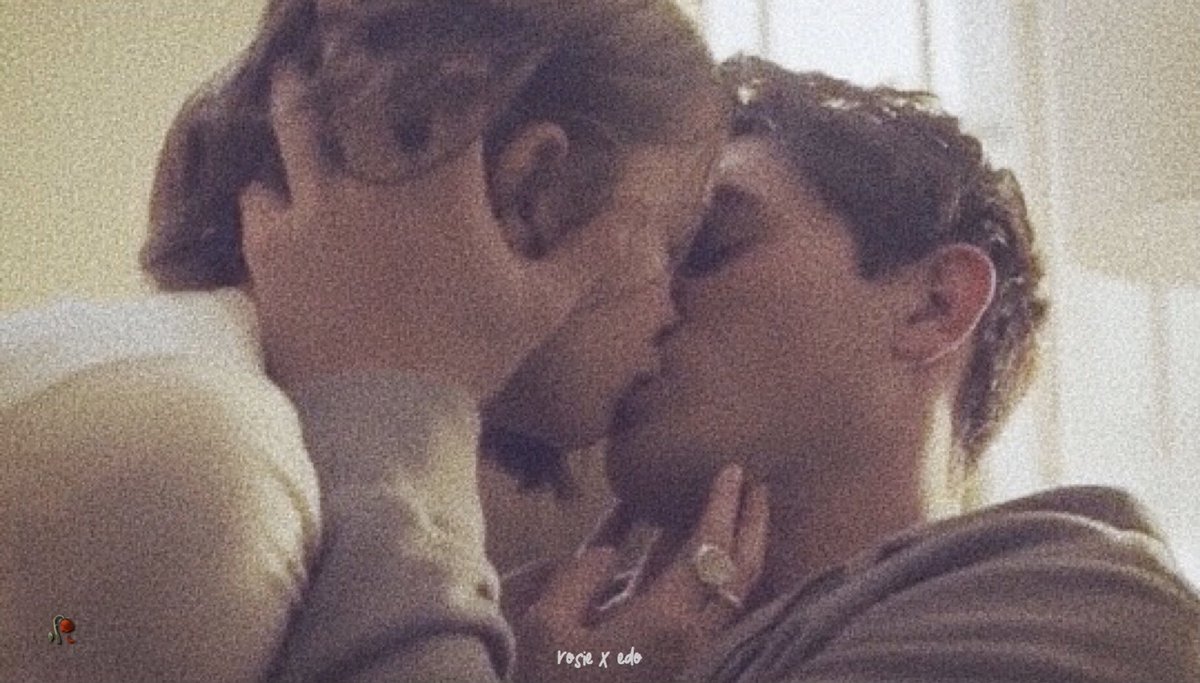 rosehogws's tweet photo. «every little thing that you've said and done feels like it's deep within me, doesn’t really matter if you're on the run it seems like we're meant to be. I don't care who you are, where you're from, what you did, as long as you love me» https://t.co/VMdzoV6PnU