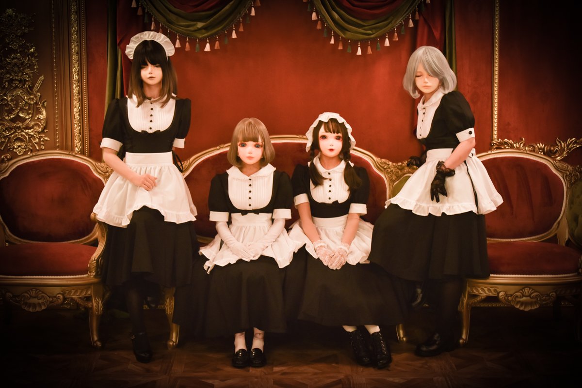 malierre's tweet image. ひかえめに言って最高なDI型 #ドール面 (#ぬこパン) メイド4人

左から
@ichimidoll　いちみとうがらし
@__sui_doll__　Suiさん   
@_ameringo_　雨林檎さん
@VirtualDollRio　月夜莉央さん（男の娘らしい）