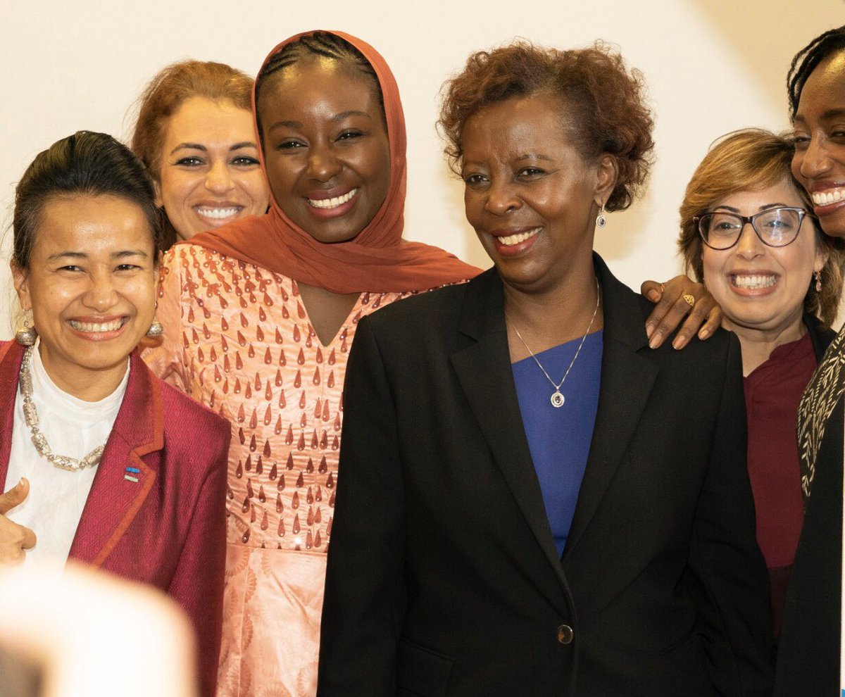 La Femme a toujours été une force de changement dans les communautés. C'est pourquoi la #Francophonie se mobilise pour la justice et les droits des femmes de son espace, car, la #Francophoniedelavenir ne s'écrira pas sans elles.

#GenerationEgalite 
<a href="/LMushikiwabo/">Louise Mushikiwabo</a> 
#8mars