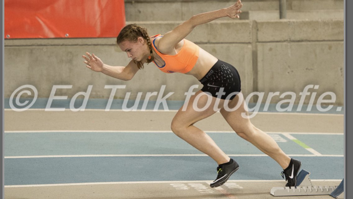 RobinBerg72's tweet photo. Goed optreden van @phanos atlete Isabel van den Berg met een 3e plaats op de 60m tijdens de U17 interland in Gent (+invallen op de 200m en 4x200m) als afsluiting van een succesvol indoor seizoen #indoor #atletiek #jongoranje #sprint #topper #atletiekunie #u17 #track https://t.co/qpwP2WWS9U
