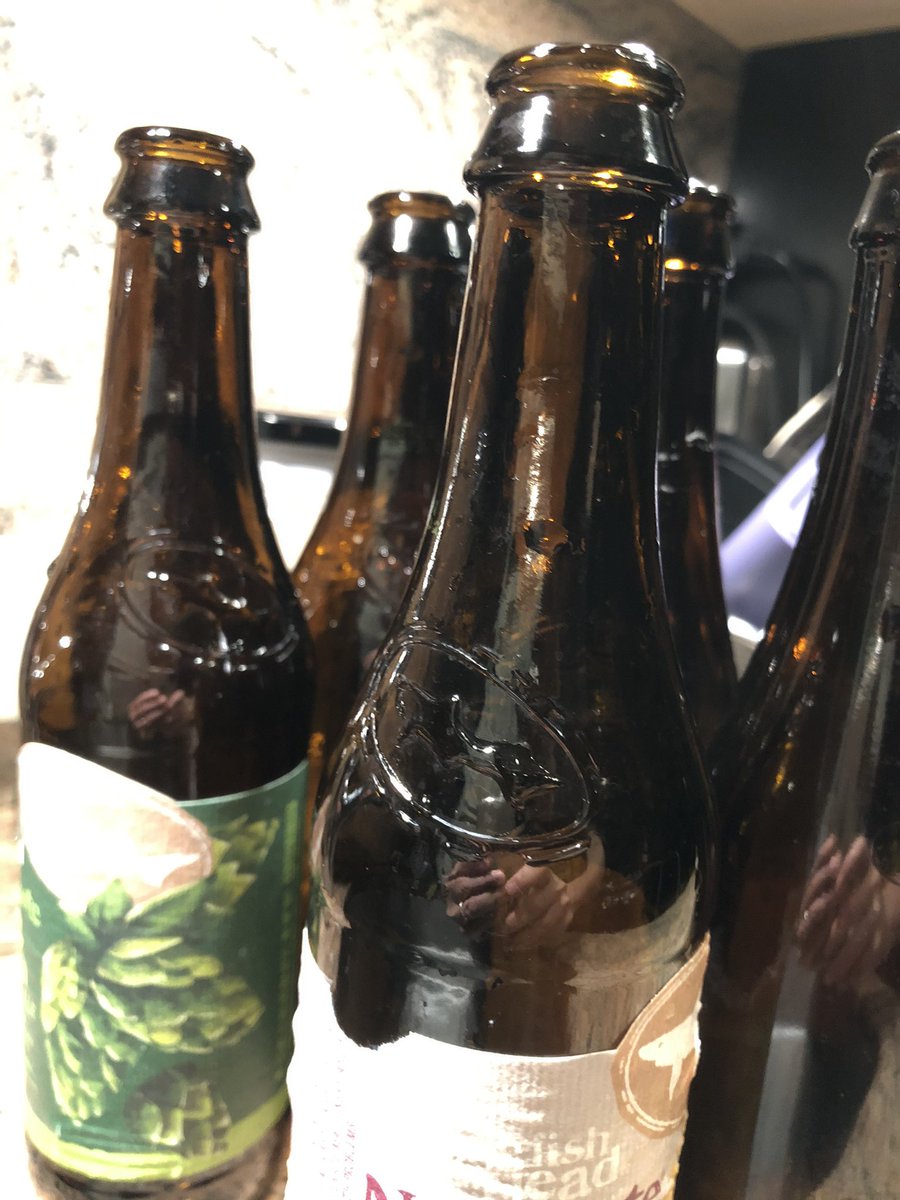 tokuyuki's tweet image. #Weekendproject2  #Morningbrew #bottlingday 4 #GooseIslandSweetPorter #Sundaymorning was #DSTmorning Pouring into #DogFishHeadBrewery &amp;amp; #BoulevardBrewing #Homebrew #Craftbeer #beer #Ilikebeer  #BrewedinHarlem #DIYBeer #自家製ビール #早朝のつもりが早朝でなかった
