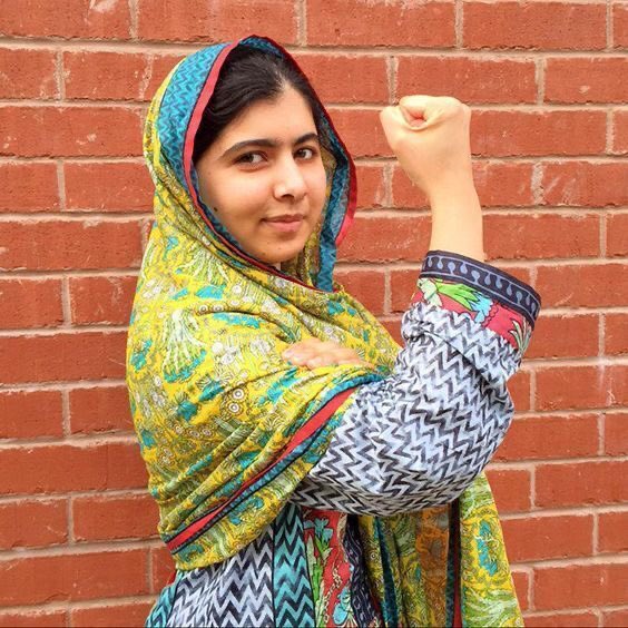 hamletouamleto's tweet photo. nesse dia eu tenho que citar essas mulheres incríveis que me inspiram:

Malala: luta pela educação/ direitos femininos
Mary S, autora de Frankenstein: mesmo com as críticas da época, publicou suas obras
Jane Austen: uma das maiores romancistas, fez críticas sociais em seus livros https://t.co/BEFuOJeBMD
