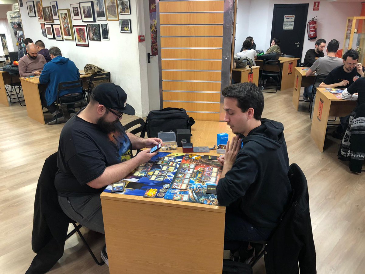 TeamJpiter1's tweet image. En este momento se está celebrando el Store Championship de Júpiter Central. ¿Quién alzará el tapete de campeón?