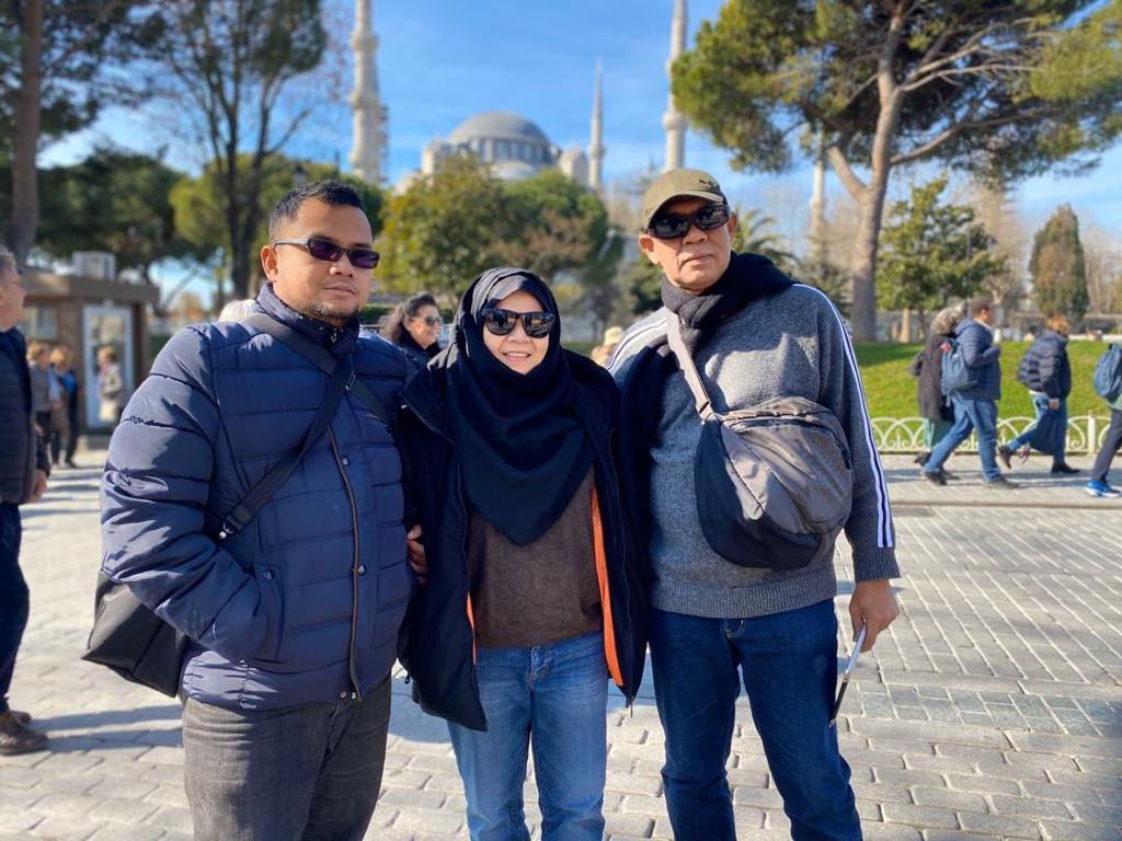 JUthmaniyyah's tweet photo. Terima kasih tak terhingga kepada En Zakaria sekeluarga kerana telah percaya dan sudi menggunakan khidmat kami untuk trip persendirian, Istanbul - Bursa selama 5 hari. 😃 Alhamdulillah

Official website : https://t.co/buojJbZfuM https://t.co/FkRQdpuMcJ