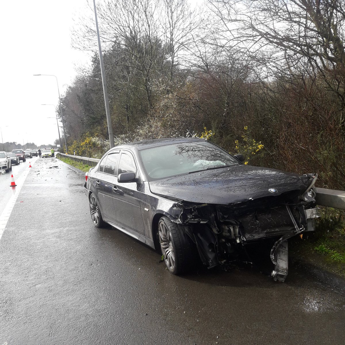 HantsPolRoads's tweet photo. Please drive to the weather conditions and not the speed limit! This vehicle lost control on standing water on #M3 junction 13 Eastleigh. No injuries but a path of destruction left behind on the hard shoulder. Barrier did its job. #TwoBeards 3806/26004 https://t.co/OC443ogDY7