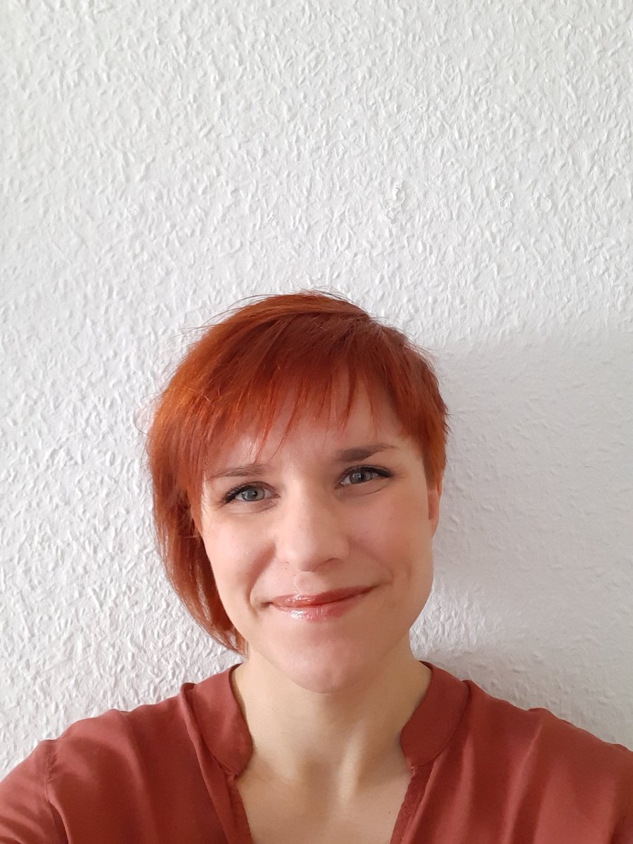 Leise, laut, frech, wild, sexuell, männlich, sexy, lame, halb und halb und nichts davon, früher jemand anderes, morgen mehr ich selbst, traurig, wütend, frei und so viel mehr.

Wir sind Frauen*. Von Herzen alles Liebe zum Weltfrauen*Tag, ganz besonders den neuen unter uns. 💖😘💖