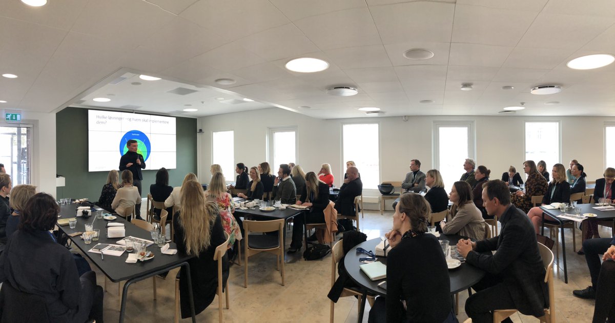 Rolf Kjærgaard (@kjrolf) on Twitter photo Tak til <a href="/simonkollerup/">Simon Kollerup</a> og engagerede deltagere for livlig debat om barrierer for kvindelige iværksættere i anledning af #8marts. Der er ikke én løsning. Vi skal sætte fokus på bias, rollemodeller og diversitet. <a href="/Vaekstfonden/">Vækstfonden</a> er klar og ser frem til gode drøftelser #dkbiz #dkpol Tak til <a href="/simonkollerup/">Simon Kollerup</a> og engagerede deltagere for livlig debat om barrierer for kvindelige iværksættere i anledning af #8marts. Der er ikke én løsning. Vi skal sætte fokus på bias, rollemodeller og diversitet. <a href="/Vaekstfonden/">Vækstfonden</a> er klar og ser frem til gode drøftelser #dkbiz #dkpol