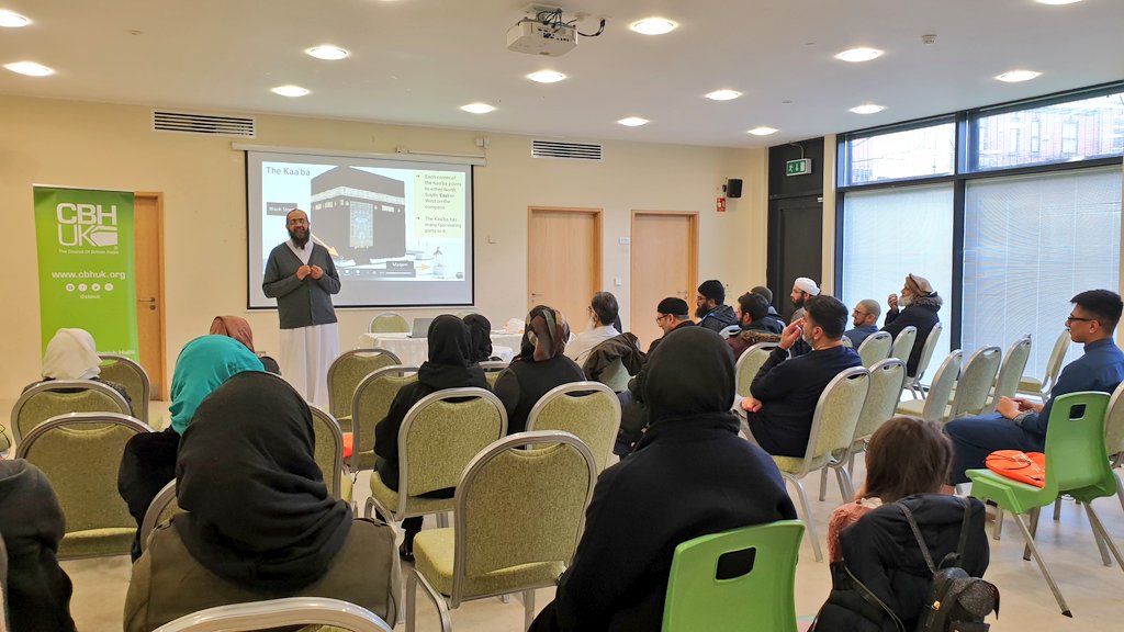 cbhuk's tweet photo. Umrah Seminar in full swing with @ImamRashidAli .
We pray to Allah Almighty he invites the Hujjaj for Umrah and to visit his house for the Kaaba soon. Ameen.
#UmrahSeminar #UmrahUpdate #HajiUk https://t.co/tdNP1ggijr