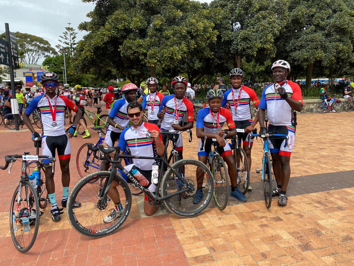 The #CyclingFriends team after the #CapeTownCycleTour. Great event! Join our quiz and win your free ticket incl. free #Storck #carbonbike for the race for the #CapeTownCycleTour 2021! Visit cycling-friends.com
#Rent a #bike | Buy a bike | #Tours | in #SouthAfrica