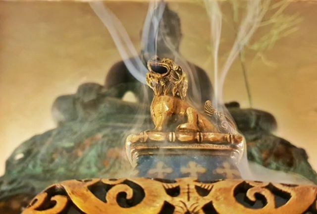 FrenchyTaste's tweet photo. Some incense to increase the senses of taste... https://t.co/Thmawo44UB