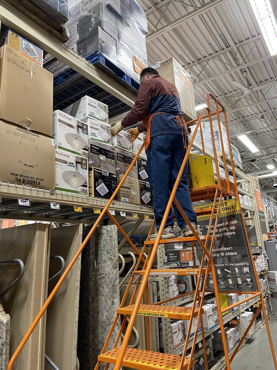 aricci_CXM's tweet photo. Morning blitz in bathfans!! Thank you Jeremy and Bob for working with me to get these bays organized and full! 🎉🎉 #teamworkmakesthedreamwork @4286JohnstonHD @ToepferWilliam @maryanne_stl @JasonArigoni https://t.co/Jo6yahCRZ3
