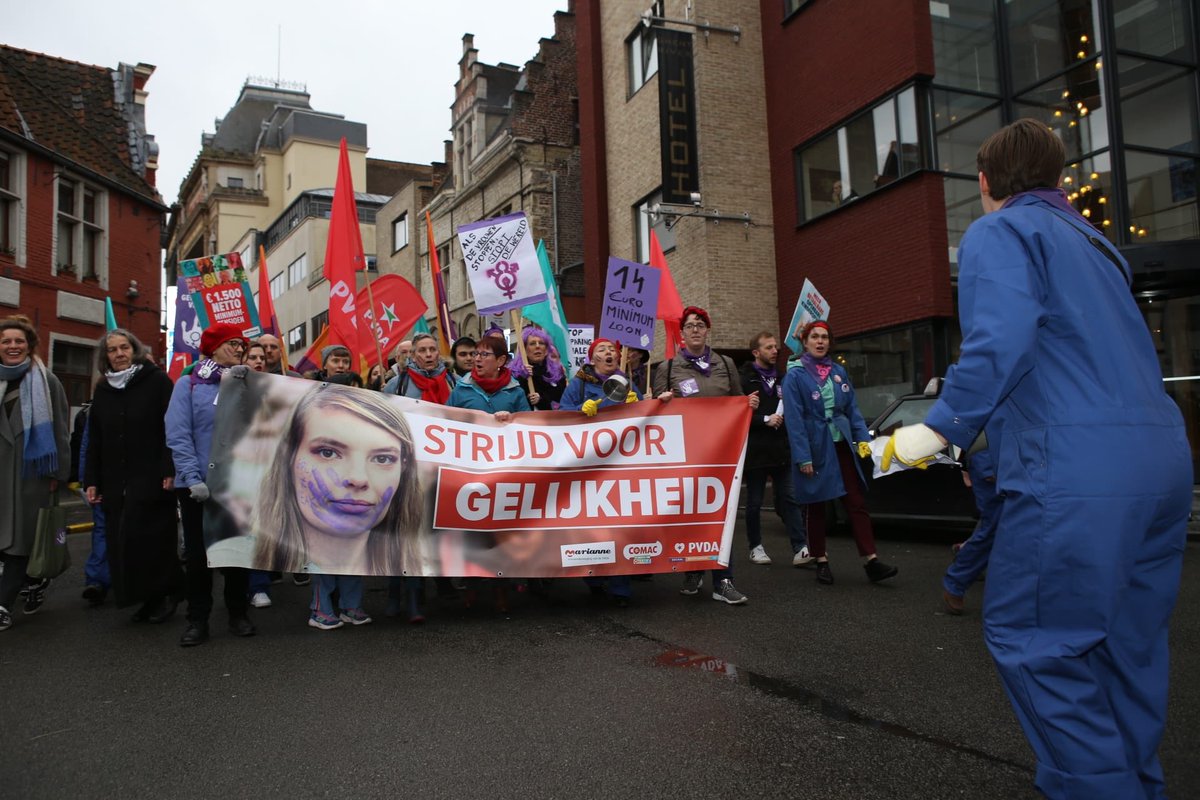 Met 500 in Gent! #8maars #8maart #vrouwenmars #vrouwenstaking #idw2020