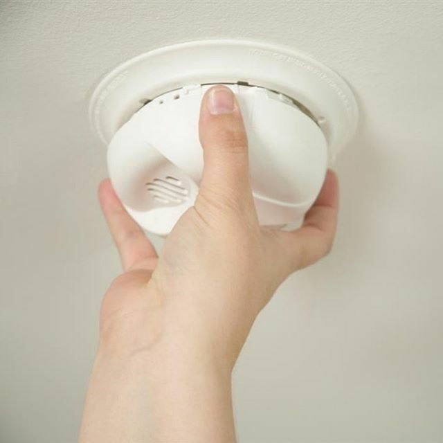 Daylight savings is the perfect time to replace your home’s smoke detector batteries! In related news, why is it that they ALWAYS start chirping when it’s the middle of the night, anyway?! #daylightsavings #springforward ift.tt/2VU6Ewn