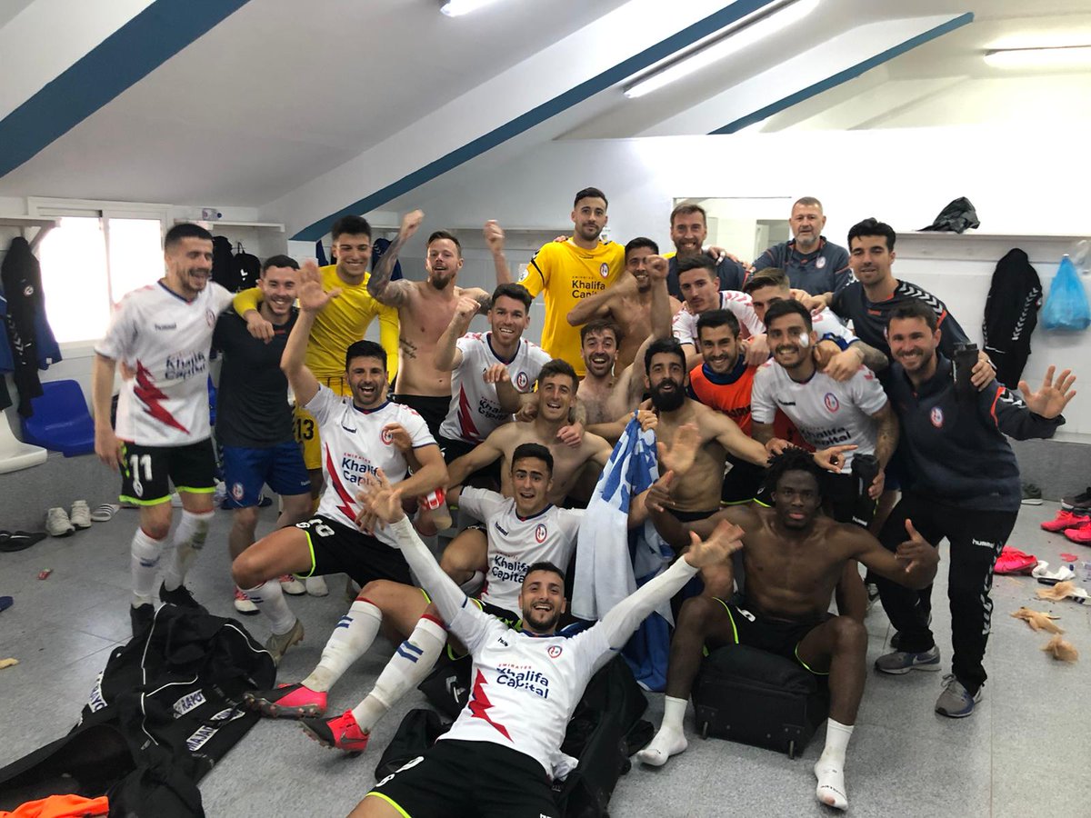 RMajadahonda's tweet photo. 📸 | ¡SOMOS UNA 🍍!

🤪 Los 3️⃣ puntos vendrán  bien guardados en la maleta, afición.

¡VAMOS, EQUIPO!

#MelillaRayoMajadahonda
#SoñemosX2
#VamosMiRayo⚡ https://t.co/GJR7khz7Vk
