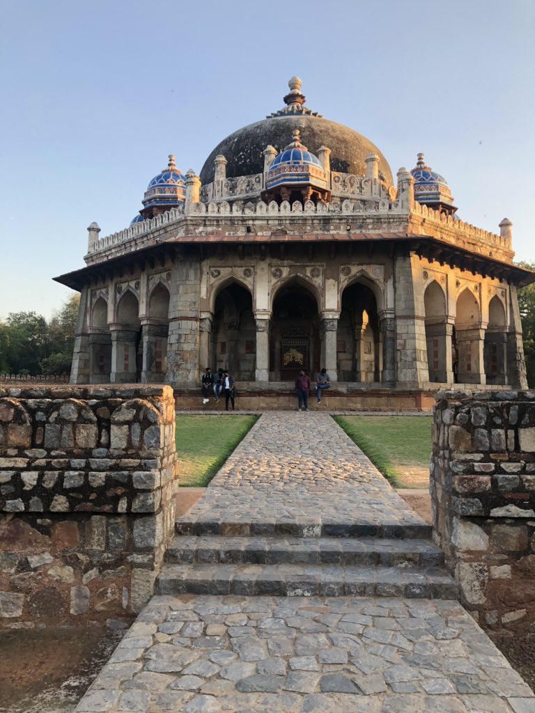 wickhambarbara's tweet photo. The most glorious setting for @Rum_Foundation #JahanEKhusrau #WorldSufiMusicFestival at #HumayansTomb this evening. A full moon to light the stage and peacocks calling in harmony https://t.co/H9Cbjl0a95