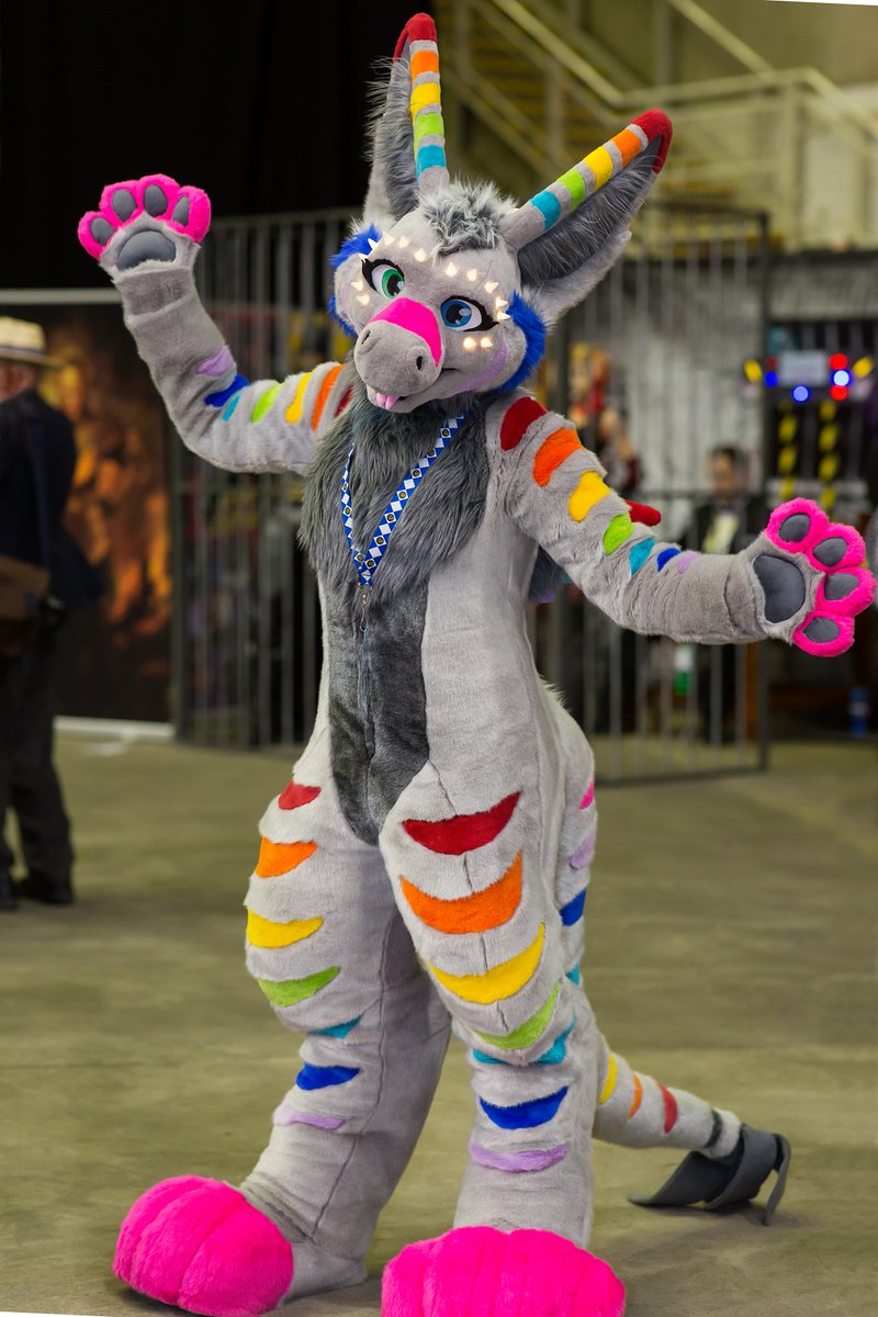 SBeastEvents's tweet image. The very awesome and very friendly costume character Sprinkles will be with us at Mines and Monsters - Doncaster, helping to support the Meningitis Research Foundation!
__________

Fast Track and Family Fast Track wristbands are on sale now at :

savagebeastonline.co.uk/mines-and-mons…