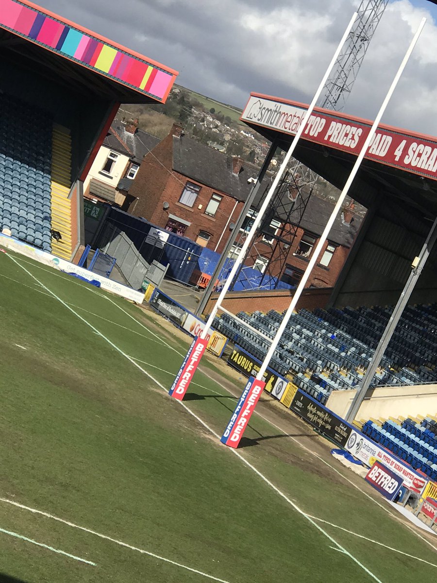 The sun is shining on the crown oil arena  today as <a href="/RochdaleHornets/">Rochdale Hornets</a> host <a href="/Cougarmania/">Keighley Cougars</a> in the season opener!! We are hear you keep your bellys full as you cheer on the boys!
Let’s go hornets 🐝