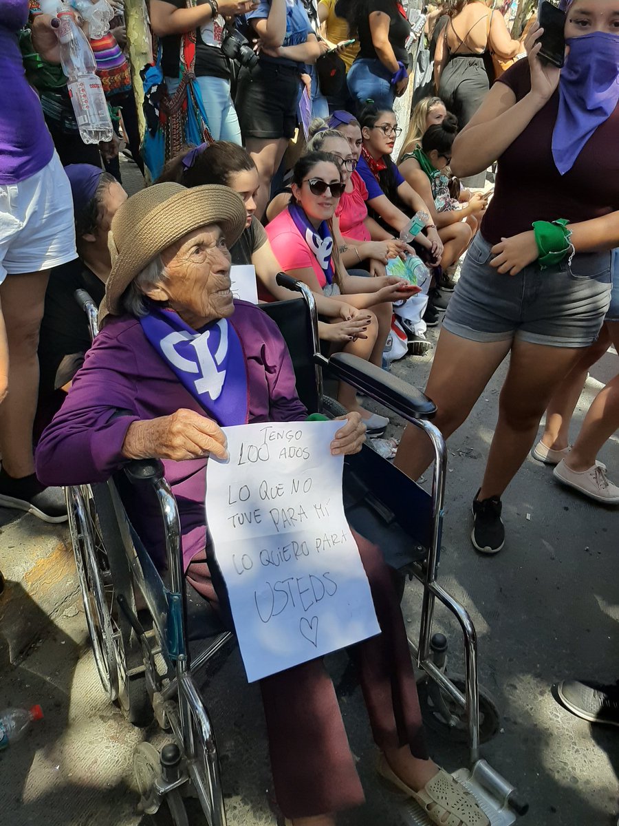Marypanchi's tweet photo. Esta mujer representa todo por lo que estamos luchando #8M2020 #Marcha8M #DiaDeLaMujer https://t.co/BsQGbI1Iyj