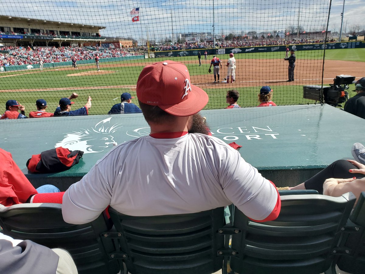 TheShag66's tweet photo. #ThisIsBaseball #OmaHogs #BaumLife sunny Sunday and @Sect103 is glorious. https://t.co/1jZhB5ZoUP