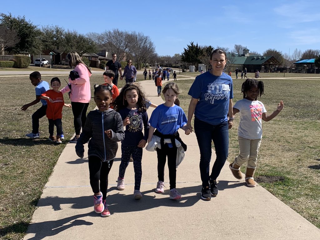 SpecMooneyham's tweet photo. More Kindergarten Come Walk with Me @MooneyhamElem https://t.co/U8TNKZ3iDh