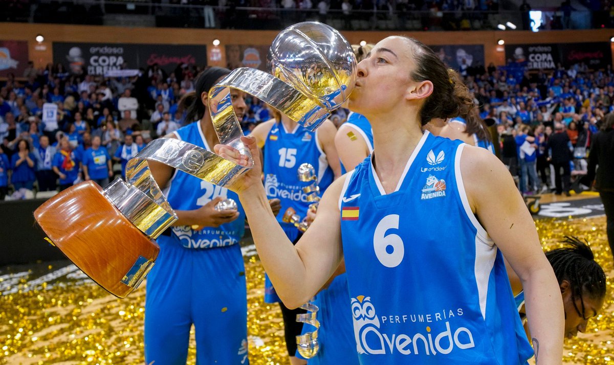 jmoreta23's tweet photo. Sin relato no hay épica. Sin épica no se permanece. Y lo que no permanece... se olvida. Las nueve Copas de la Reina de @CBAvenida #Salamanca ya forman parte de la Leyenda. Muy feliz y orgulloso de mis Amigos @JorgeRecioFlemm y @Mendez_Basket https://t.co/qPVyYQqIlc