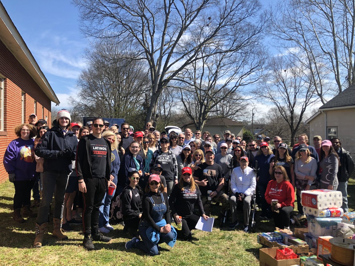 ScottPresler's tweet photo. Volunteers from all over the country are coming together 

in an act of love to help the city of Nashville. 
#NashvilleStrong https://t.co/lcUmX8P7Ow
