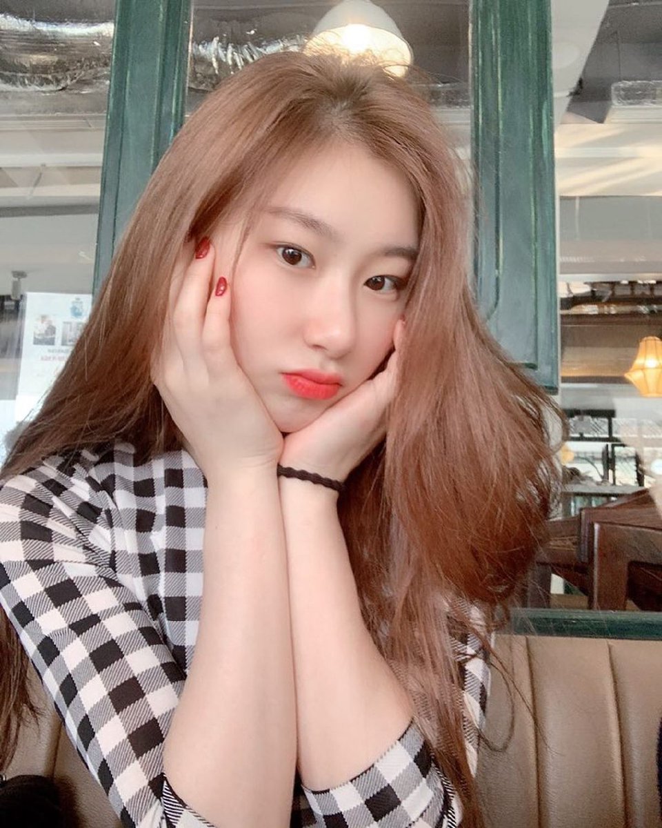 LCRY001's tweet photo. ⠀⠀🎠 : selfie💕 https://t.co/dCHMA3PjMQ