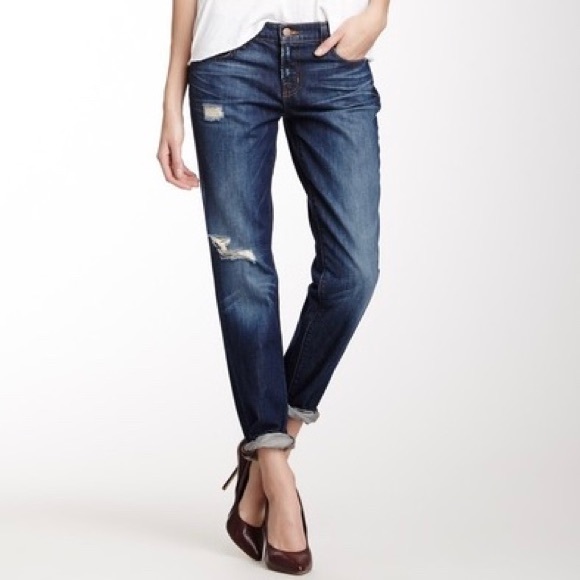 SoCalMag's tweet photo. So good I had to share! Check out all the items I'm loving on @Poshmarkapp #poshmark #fashion #style #shopmycloset #simplyveraverawang #michaelkors #jbrand: https://t.co/GOtbzkoBHh https://t.co/PgpRf7HLLv
